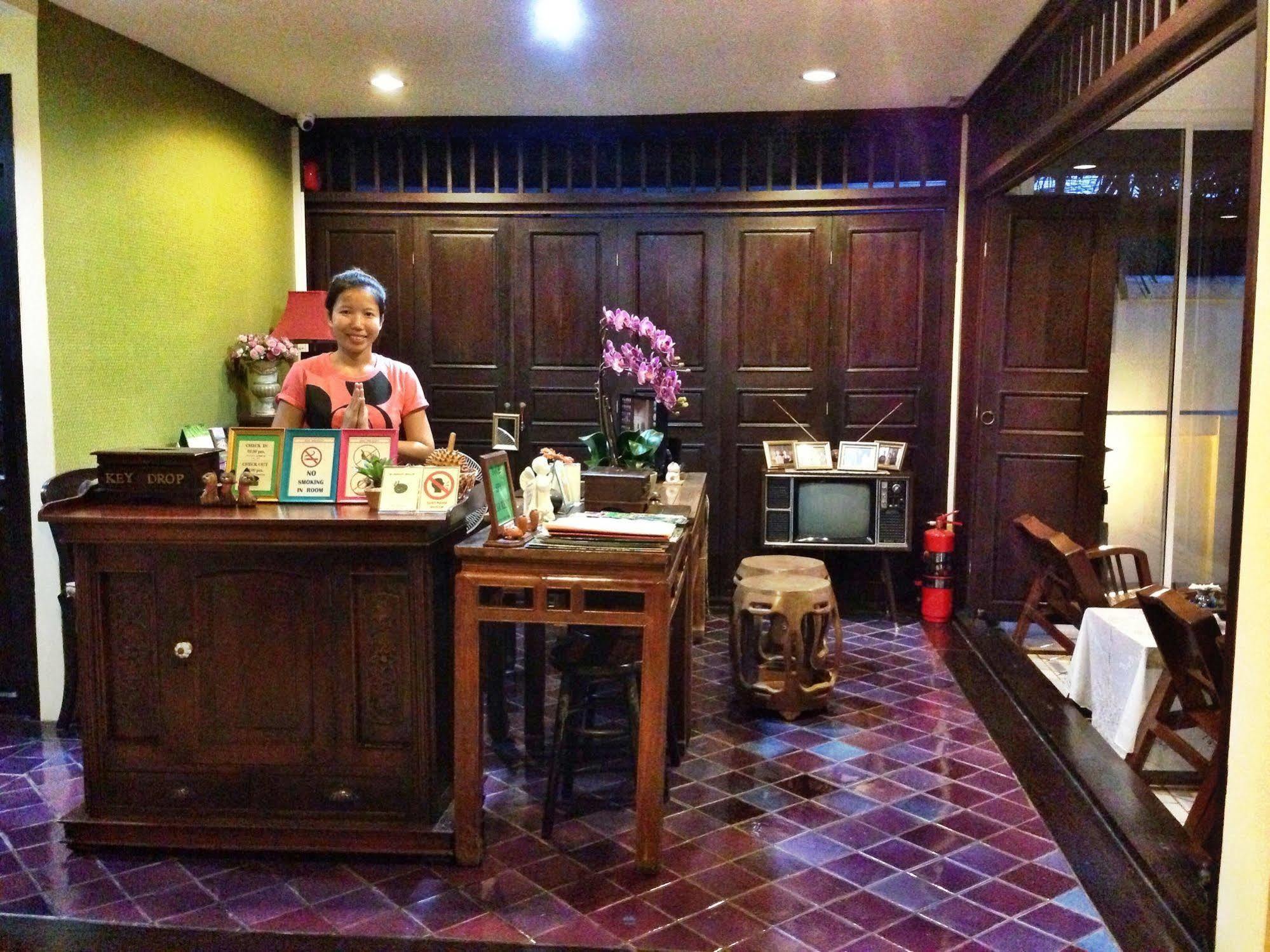 Na Thapae Hotel Chiang Mai Bagian luar foto